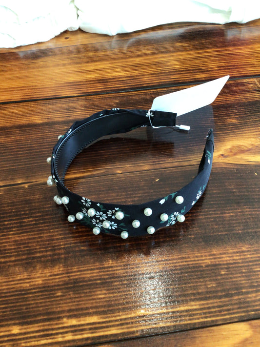 Black flower pearl headband