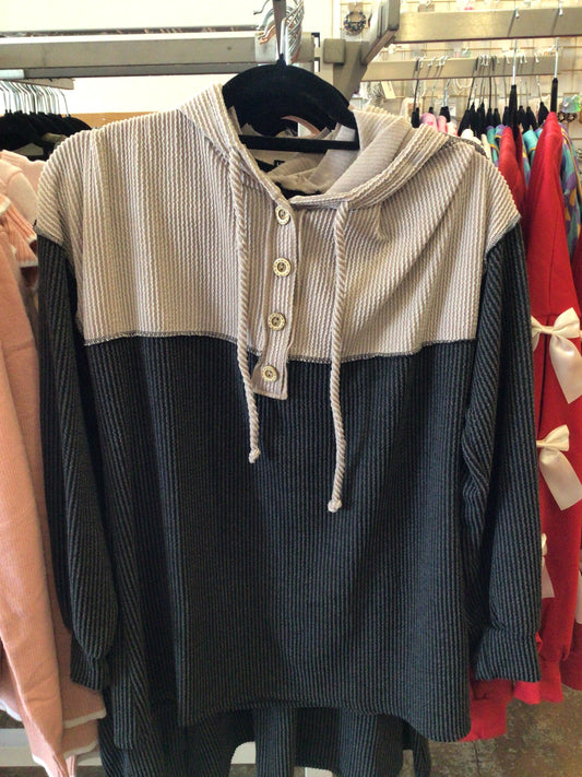 Black and tan ribbed pullover